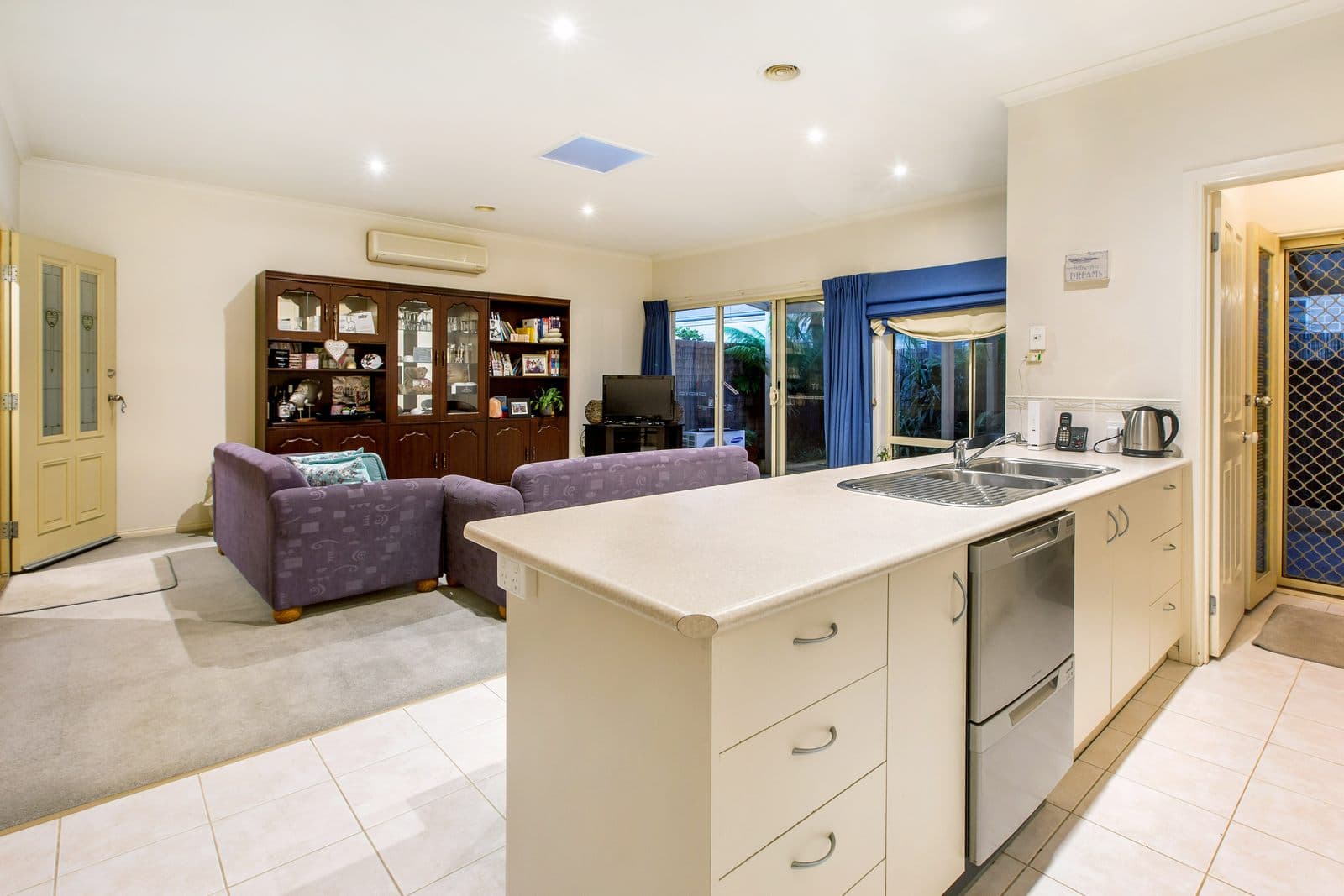 3/4 Hunter Street, Mornington, Mornington - Thumbnail 2