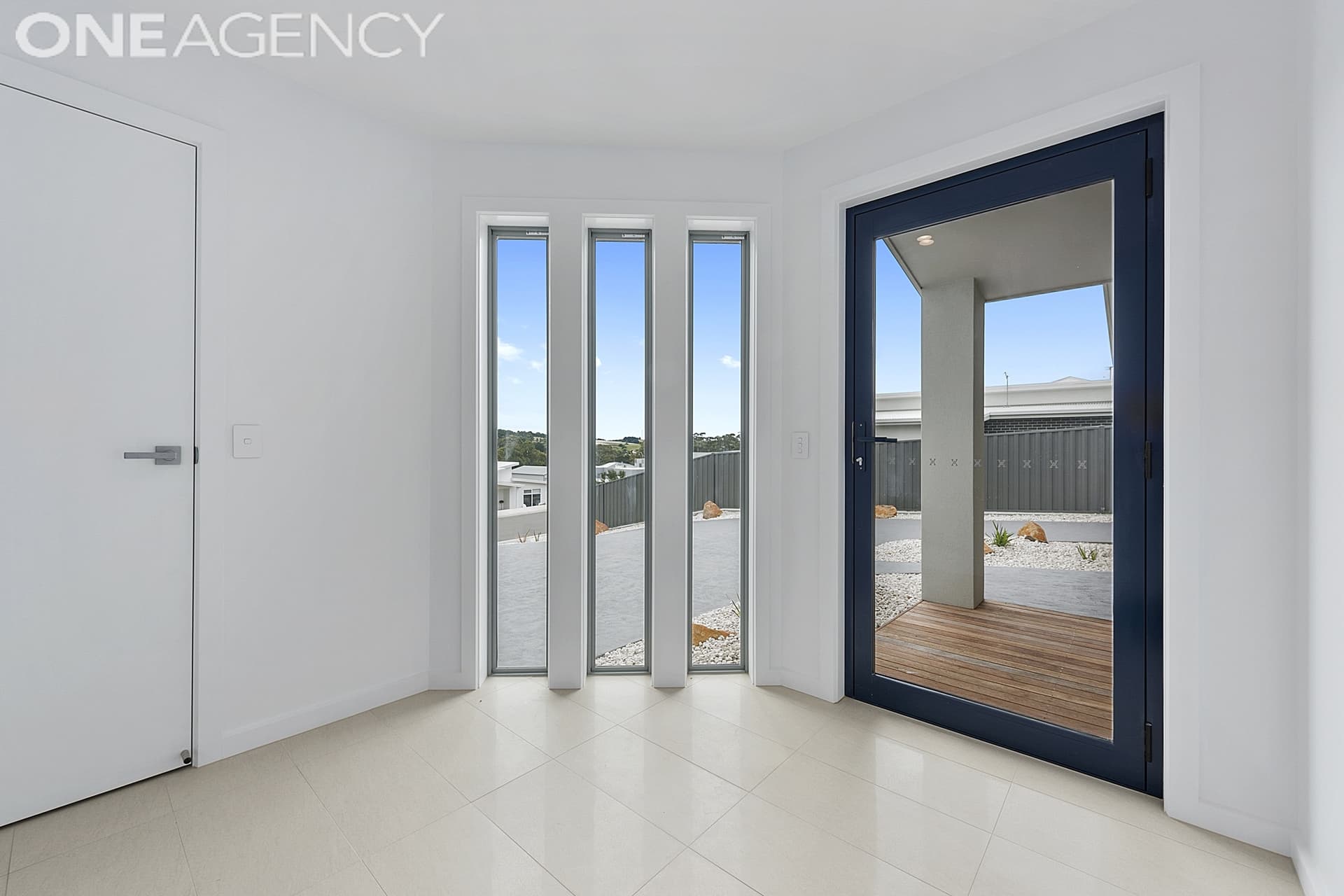 18 Tatiana Close, Devonport, Devonport - Thumbnail 2