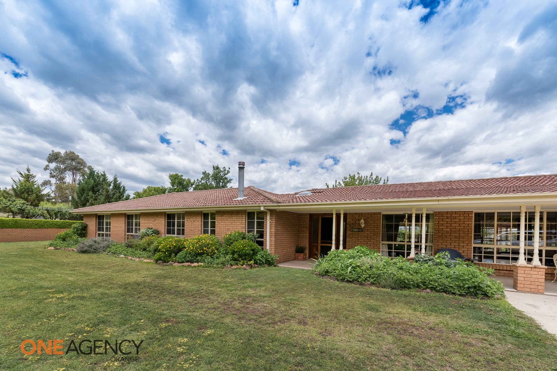 6 Ammerdown Crescent, Orange, Orange - Image 1