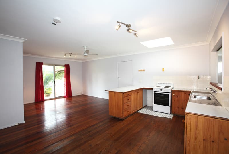 31 Pine Crescent, Sandy Beach, Sandy Beach - Thumbnail 4