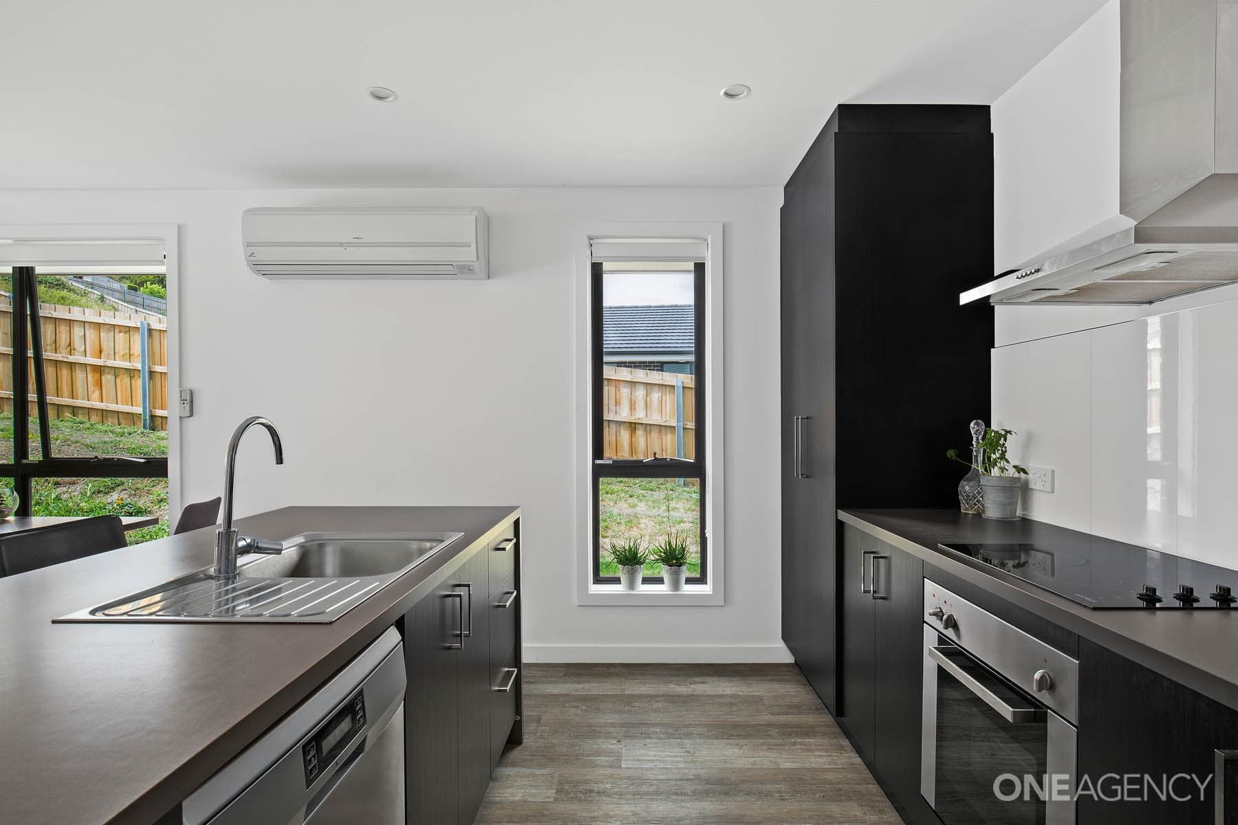 83 Parklands Parade, Newnham, Newnham - Thumbnail 2