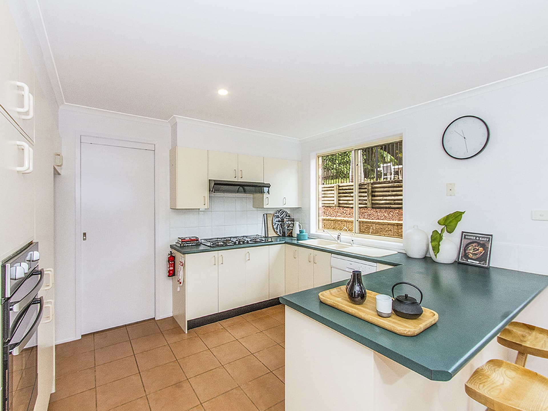 8 Woodbine Close, Lisarow, Lisarow - Thumbnail 4