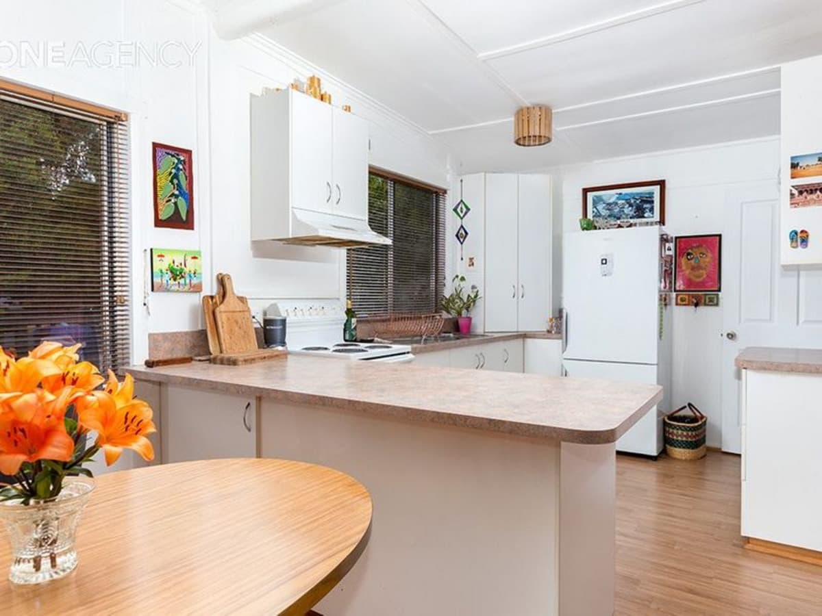 24 Banksia Avenue, Sisters Beach, Sisters Beach - Thumbnail 4