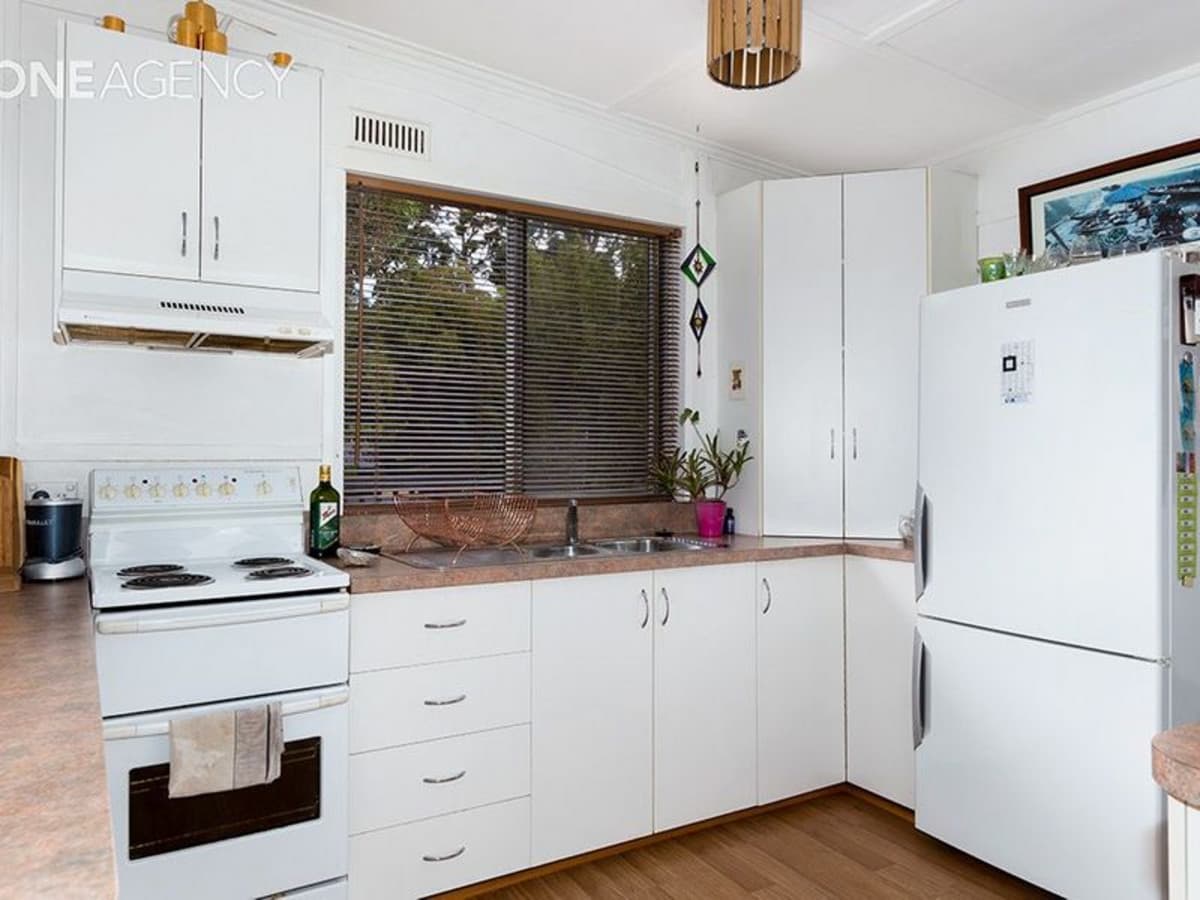 24 Banksia Avenue, Sisters Beach, Sisters Beach - Thumbnail 5