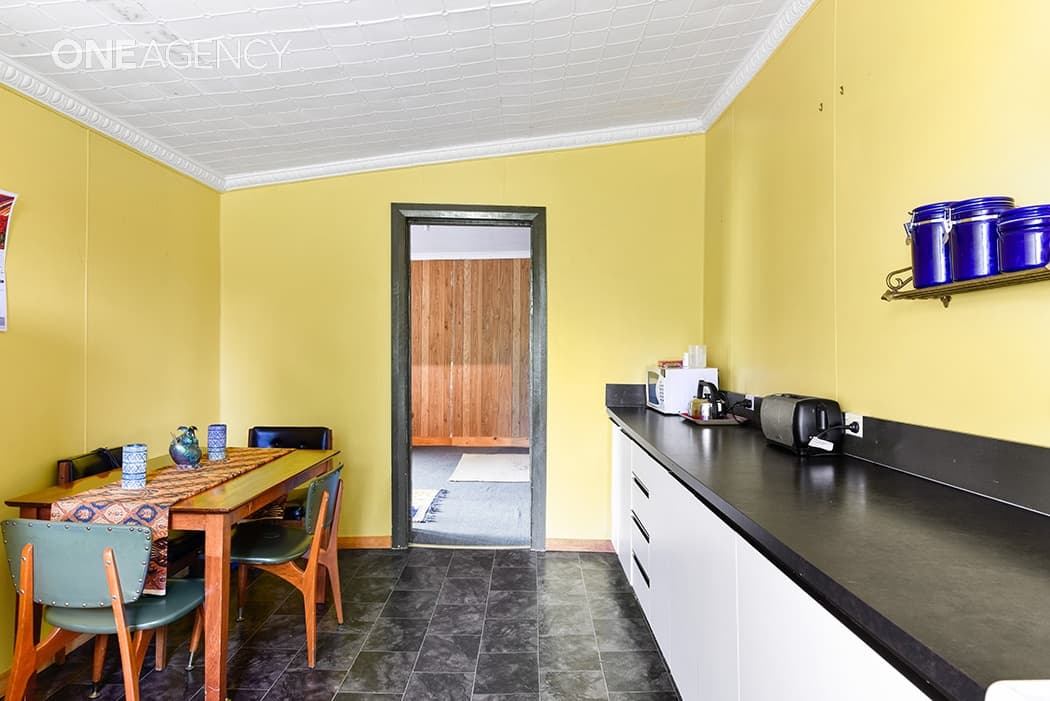 577 Stowport Road, Stowport, Stowport - Thumbnail 8