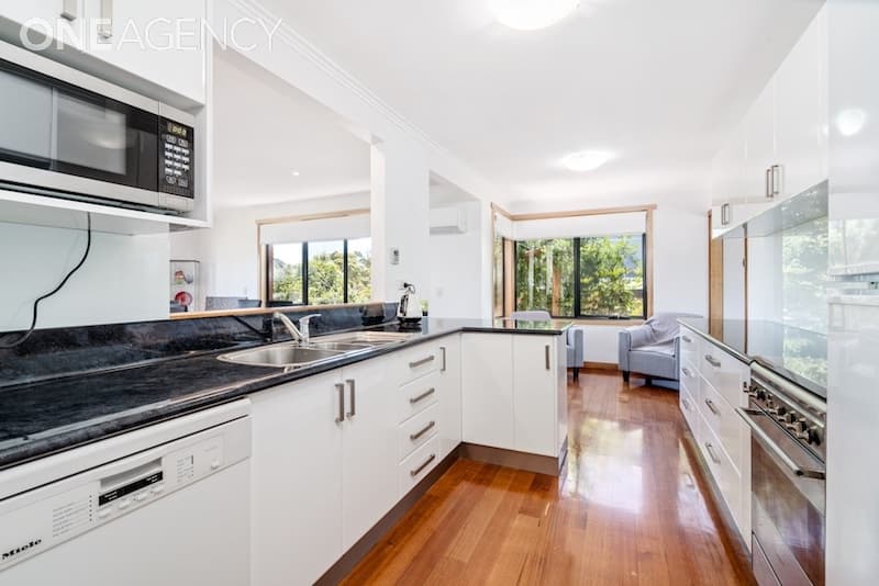 43 Surrey Street, Devonport, Devonport - Thumbnail 2