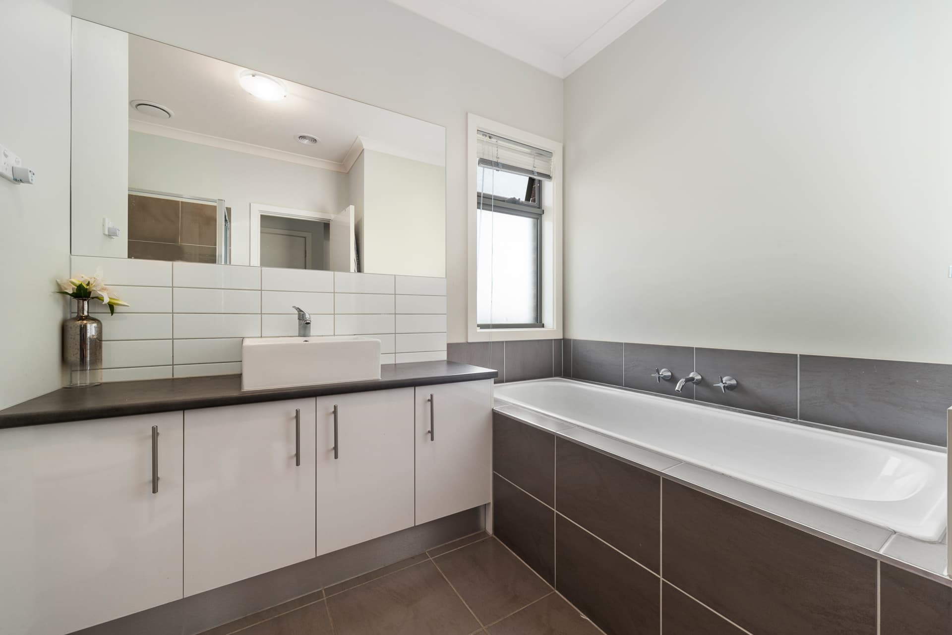 16 Davenport Crescent, Cranbourne West, Cranbourne West - Thumbnail 5