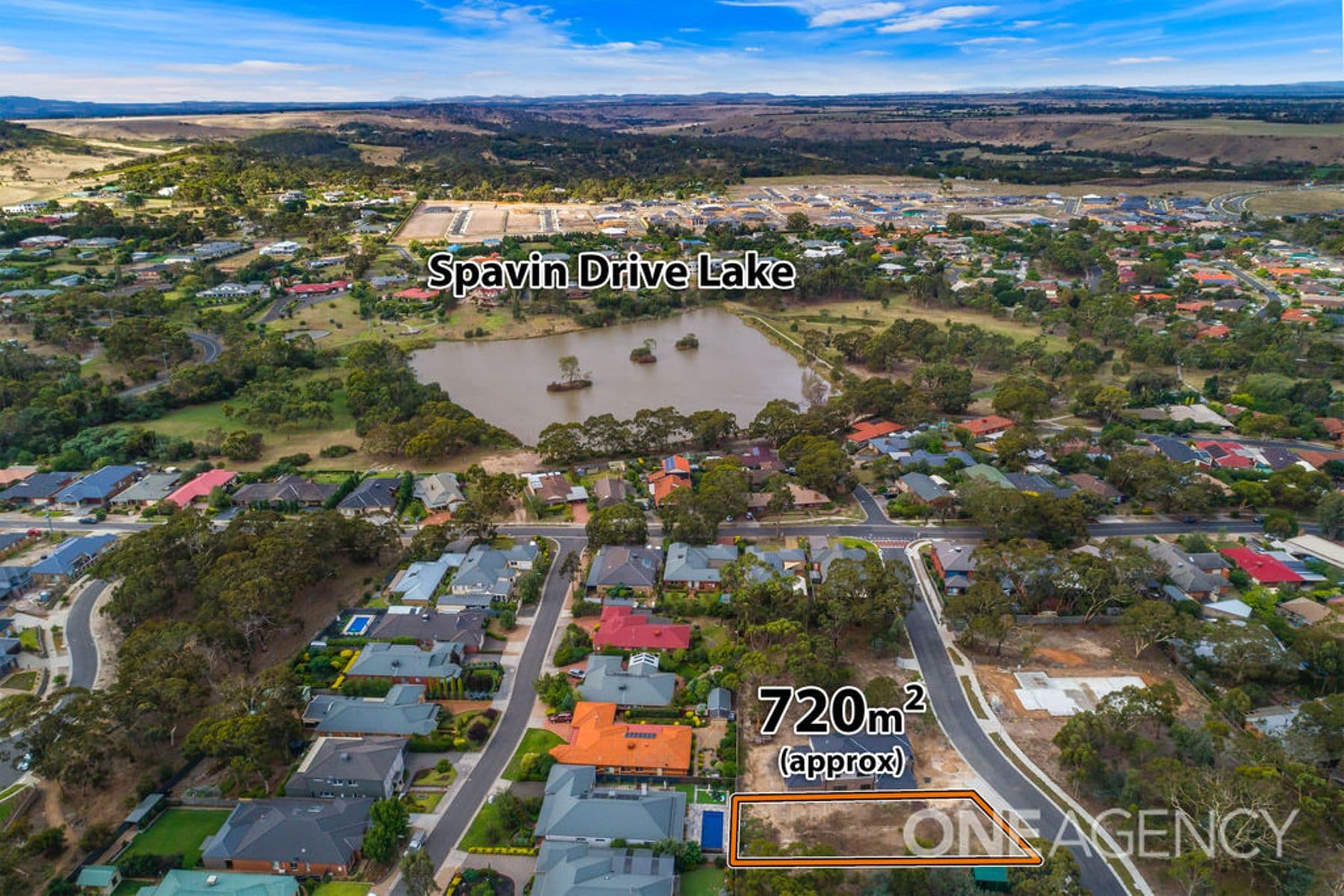 10 Alexander Court, Sunbury, Sunbury - Thumbnail 2