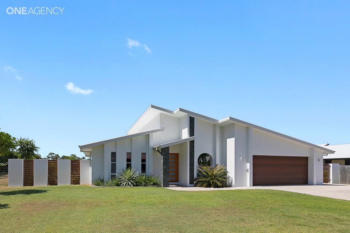 18 Bottlebrush Street, Kawungan, Kawungan - Image 1