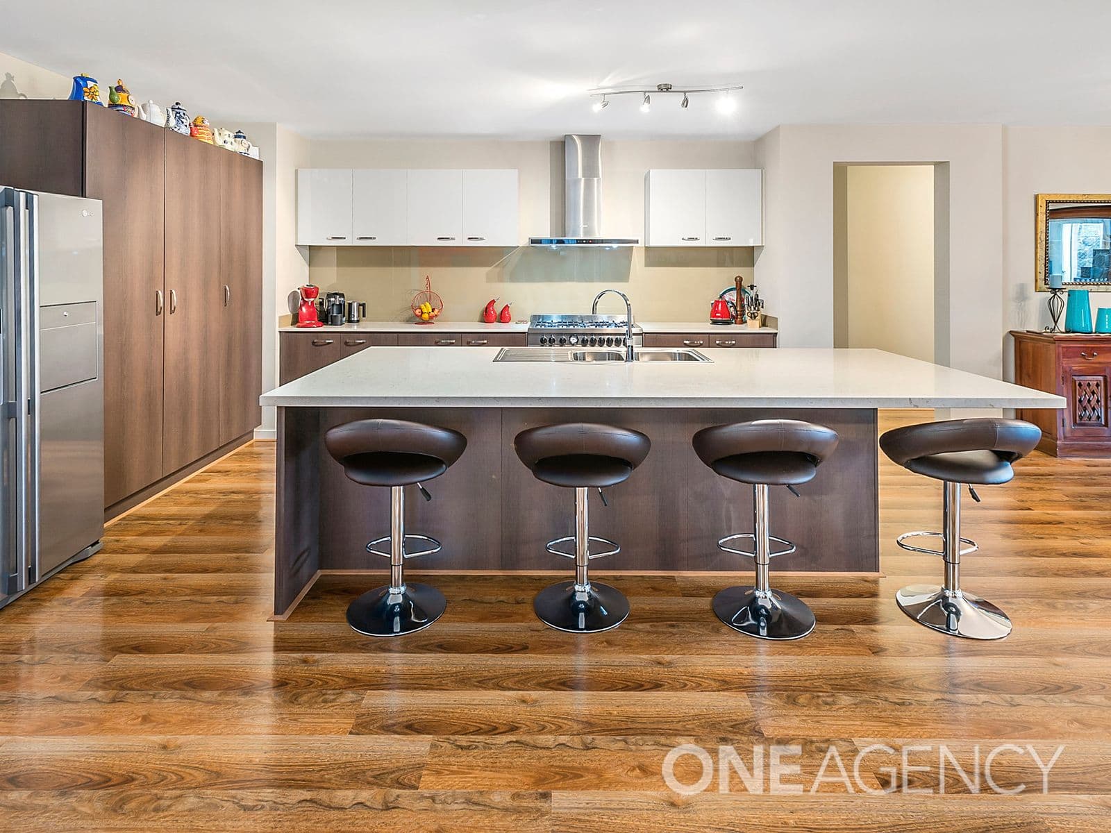 10 FENTONHILL Parade, Sunbury, Sunbury - Thumbnail 4