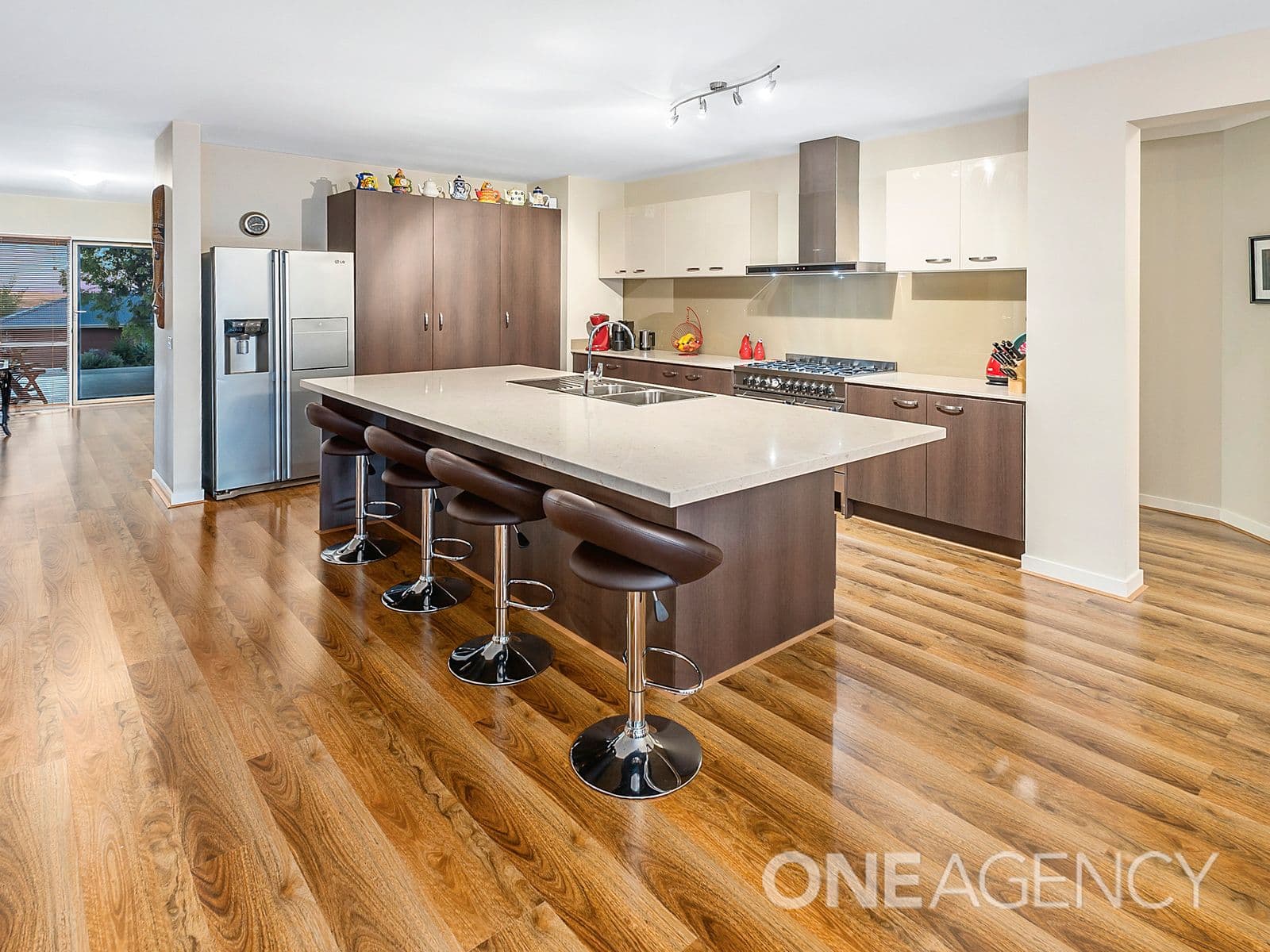 10 FENTONHILL Parade, Sunbury, Sunbury - Thumbnail 5