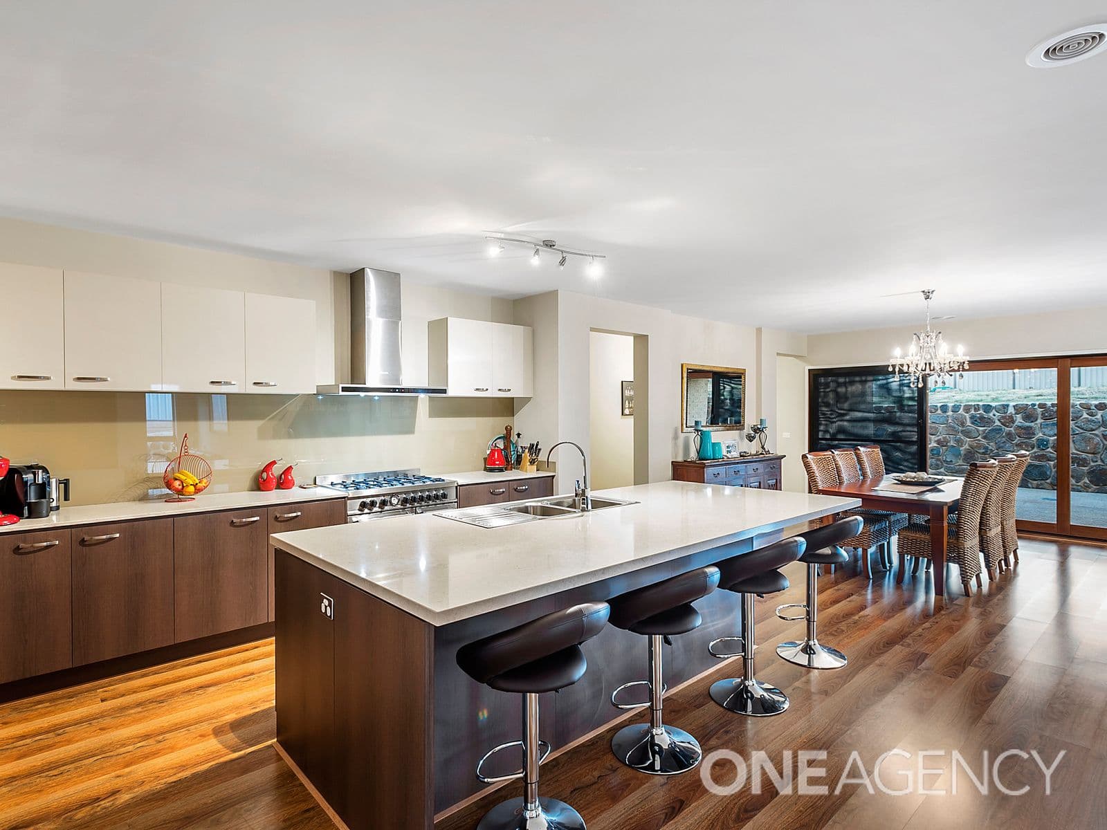 10 FENTONHILL Parade, Sunbury, Sunbury - Thumbnail 8