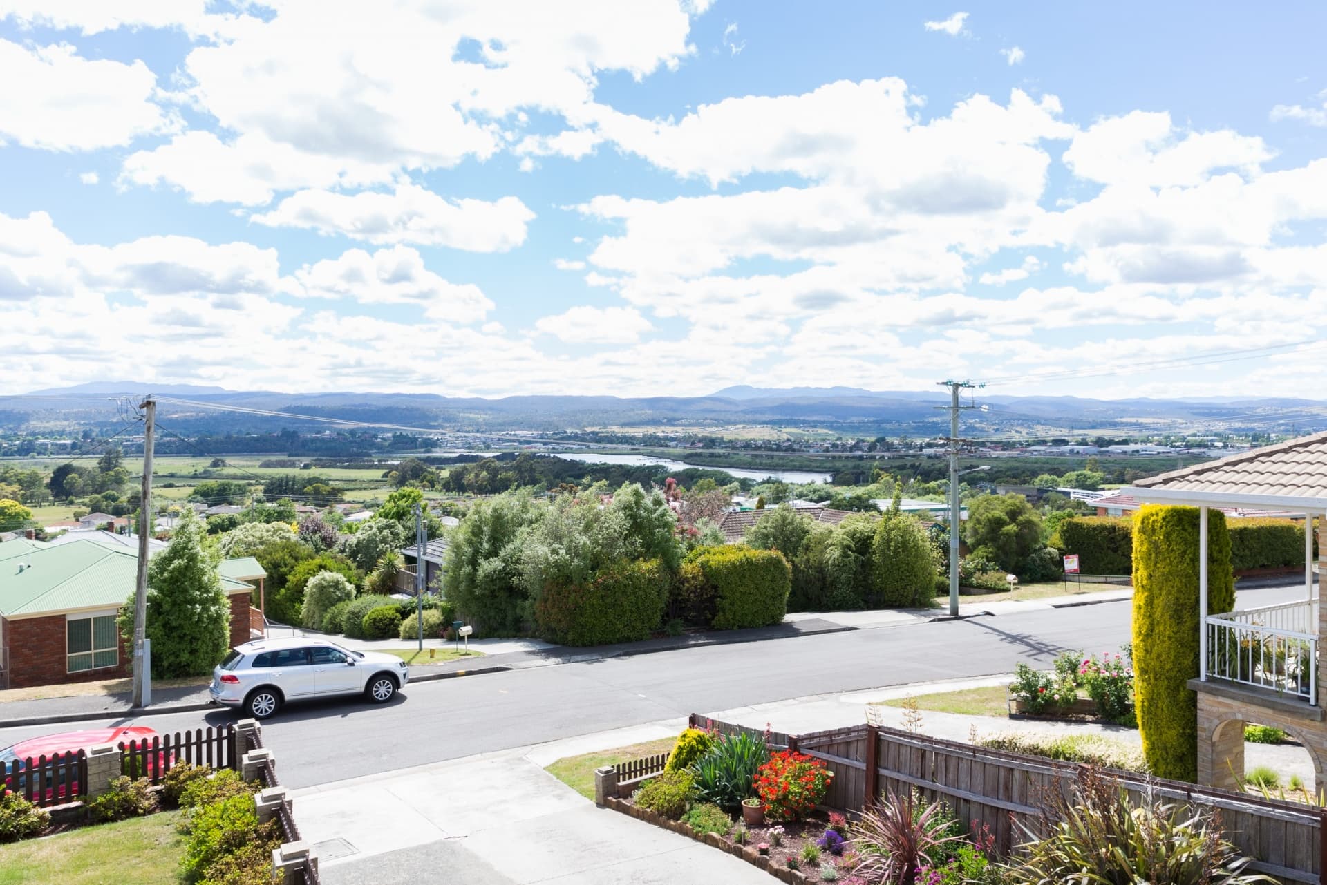 17 Cooper Crescent, Riverside, Riverside - Thumbnail 3