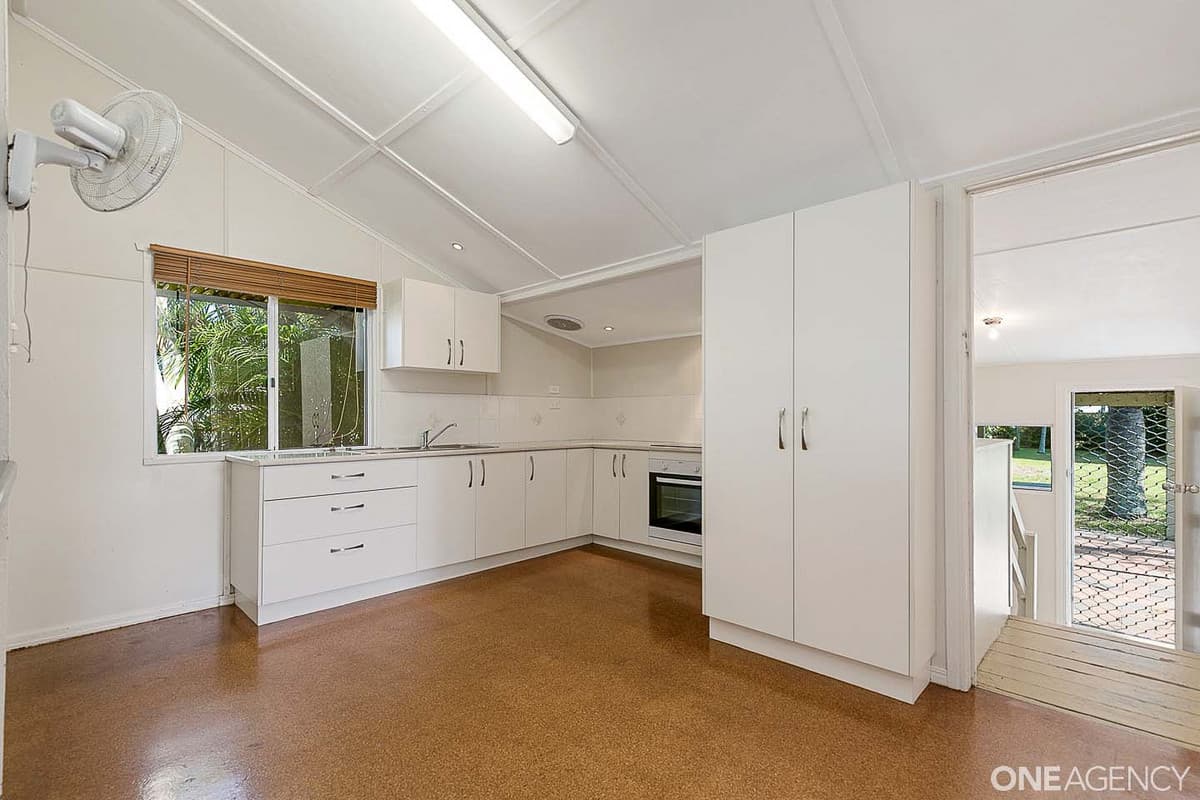 72 Dayman Street, Urangan, Urangan - Thumbnail 2