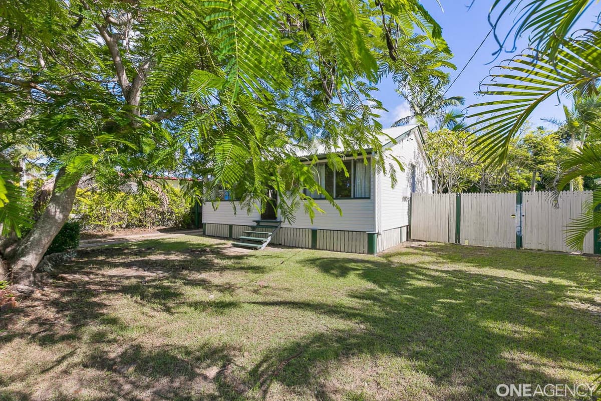 72 Dayman Street, Urangan, Urangan - Image 1