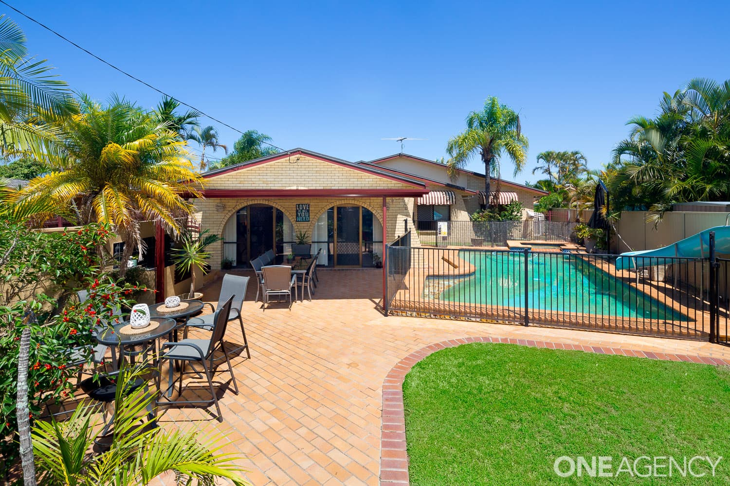 19 Shiraz Court, Kippa-Ring, Kippa-Ring - Image 1