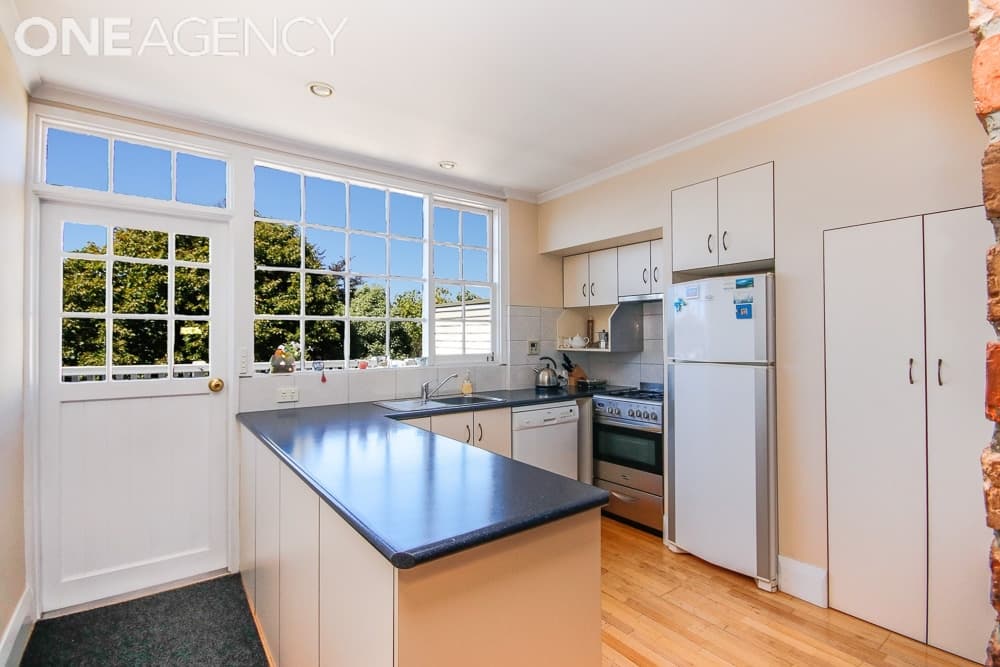 11 Hiller Street, Devonport, Devonport - Thumbnail 4