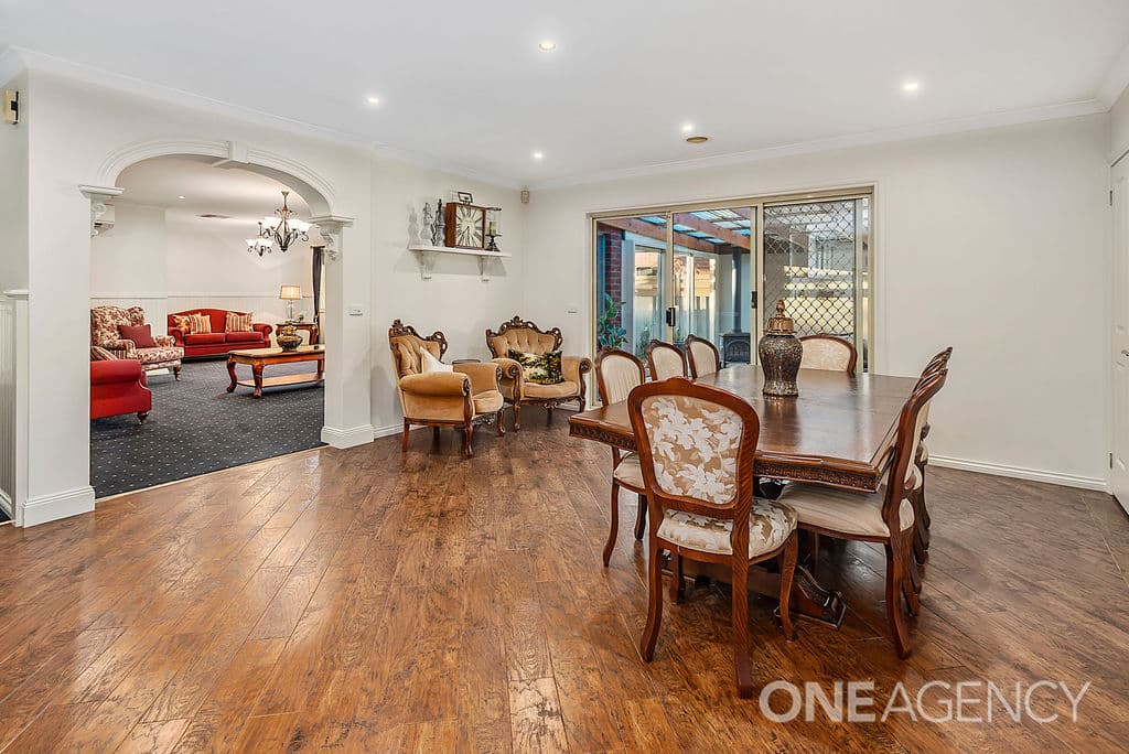 8 Silky Oak Grove, Sunbury, Sunbury - Thumbnail 4