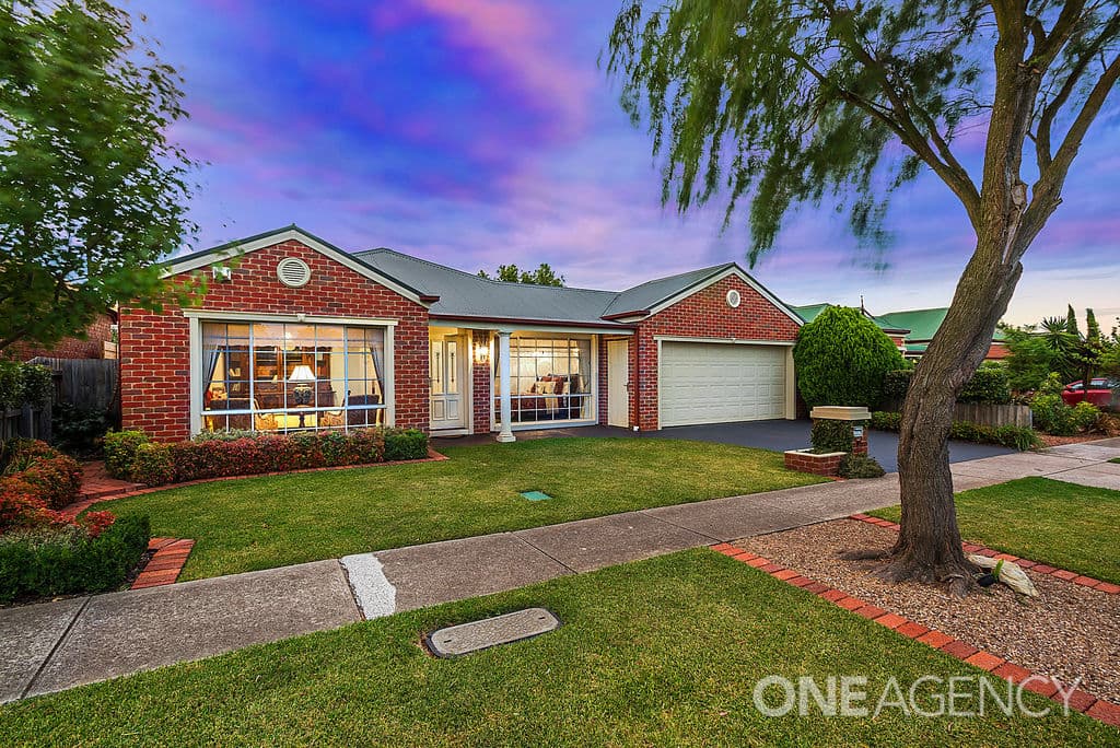 8 Silky Oak Grove, Sunbury, Sunbury - Image 1