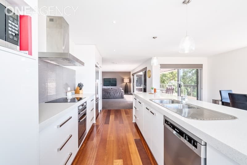128 Knox Drive, South Spreyton, South Spreyton - Thumbnail 5