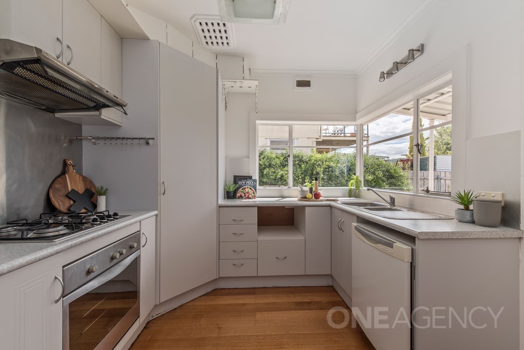 251 Penquite Road, Norwood, Norwood - Thumbnail 4