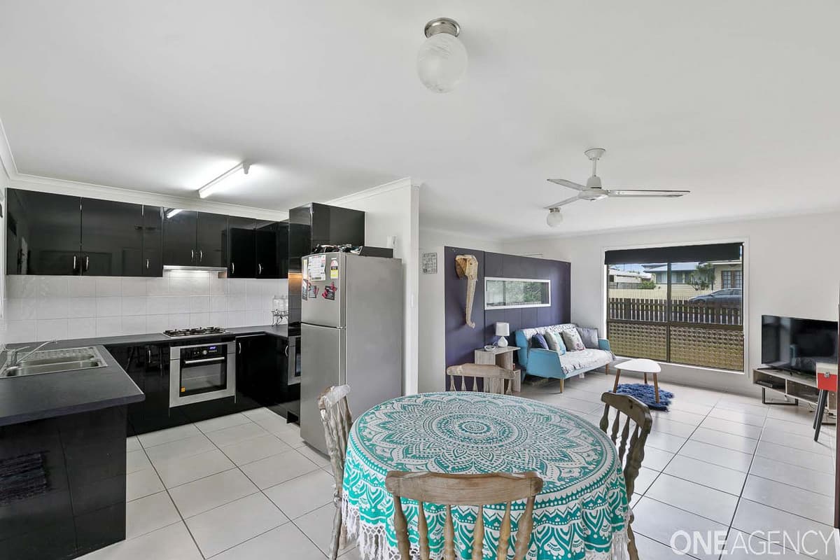 28 Caringa Street, Urangan, Urangan - Image 1
