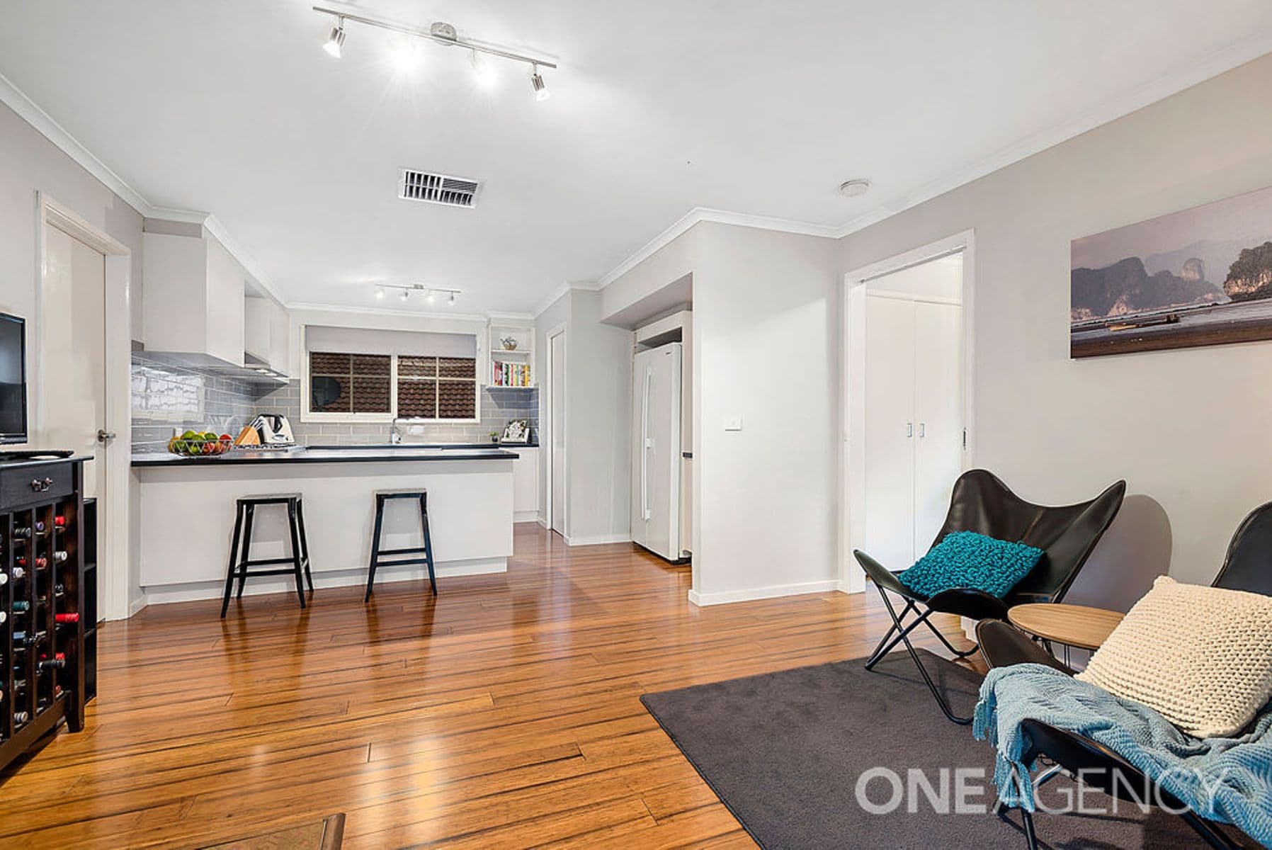 18 Dunrossil Drive, Sunbury, Sunbury - Thumbnail 3