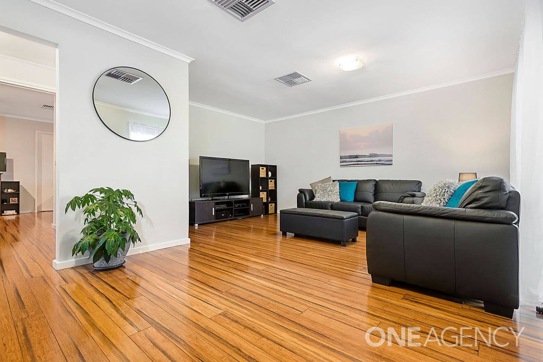 18 Dunrossil Drive, Sunbury, Sunbury - Thumbnail 6