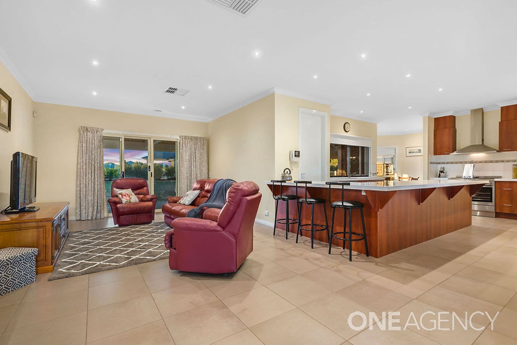 62  Highgrove Drive, Sunbury, Sunbury - Thumbnail 8