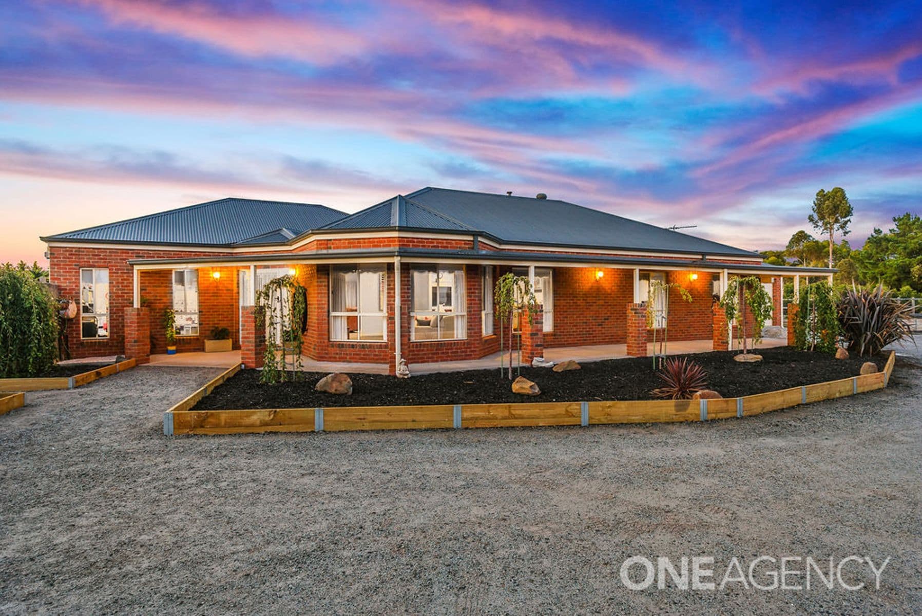 62  Highgrove Drive, Sunbury, Sunbury - Image 1