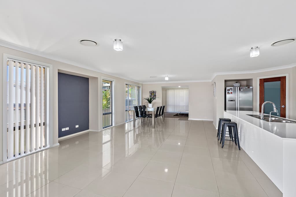 132 Shearwater Drive, Lake Heights, Lake Heights - Thumbnail 3