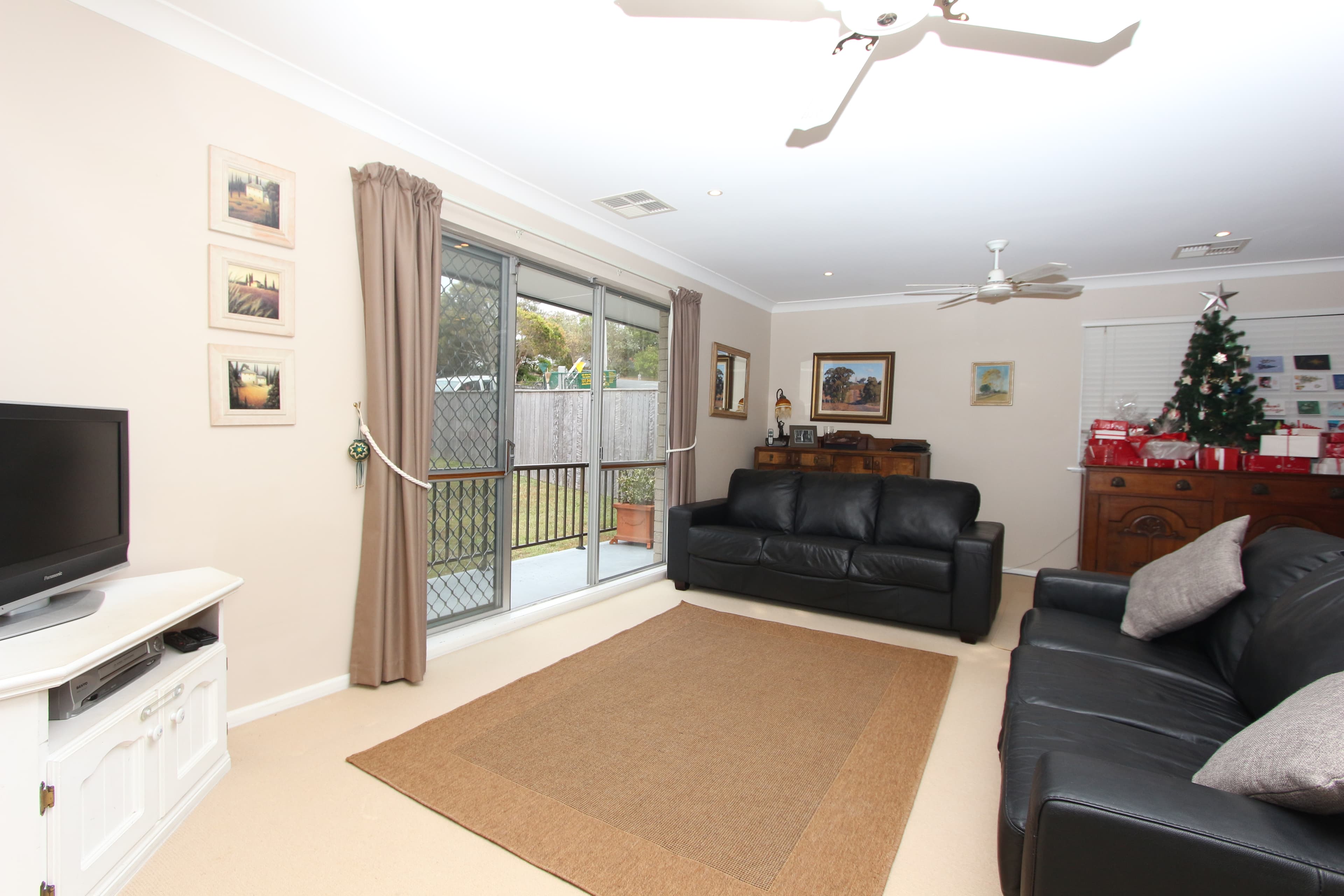 2 Bergalia Crescent, Camden Head, Camden Head - Thumbnail 2