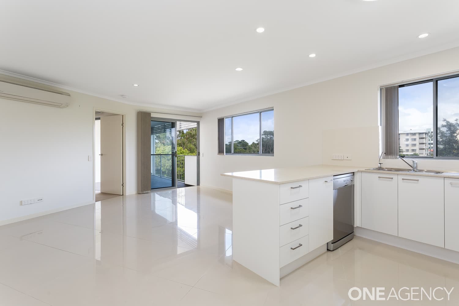 9/11 Creek Street, Redcliffe, Redcliffe - Thumbnail 5