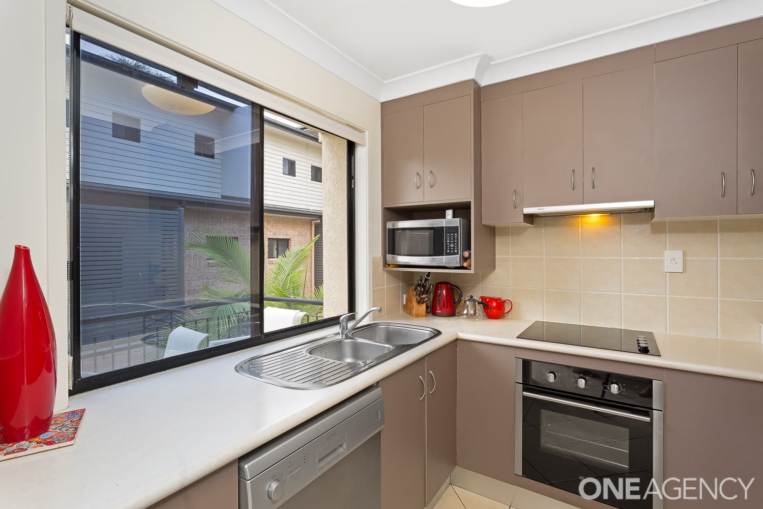 5/16-18 Georgina Street, Woody Point, Woody Point - Thumbnail 5