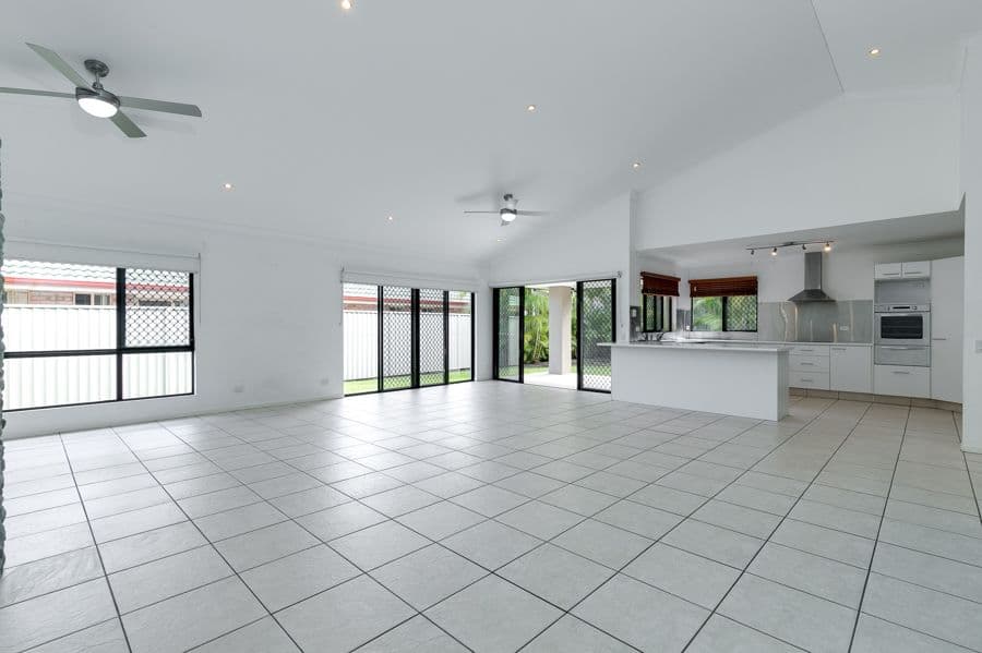 9 Asperia Street, Reedy Creek, Reedy Creek - Thumbnail 2