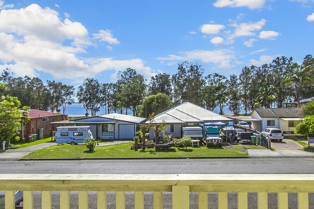 106 Lakedge Avenue, Berkeley Vale, Berkeley Vale - Thumbnail 3