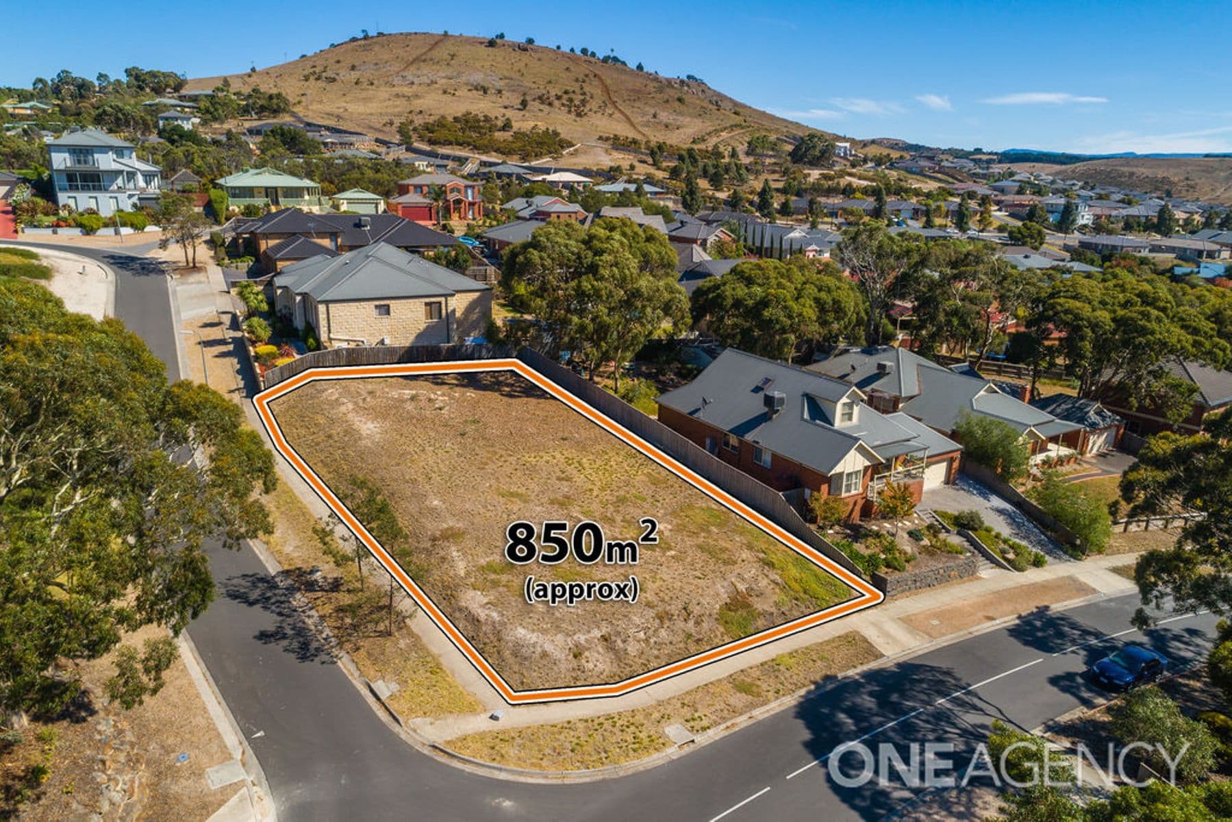 62 Fullwood Drive, Sunbury, Sunbury - Thumbnail 2