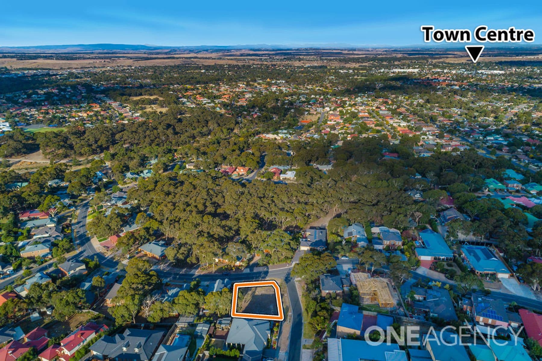62 Fullwood Drive, Sunbury, Sunbury - Thumbnail 4