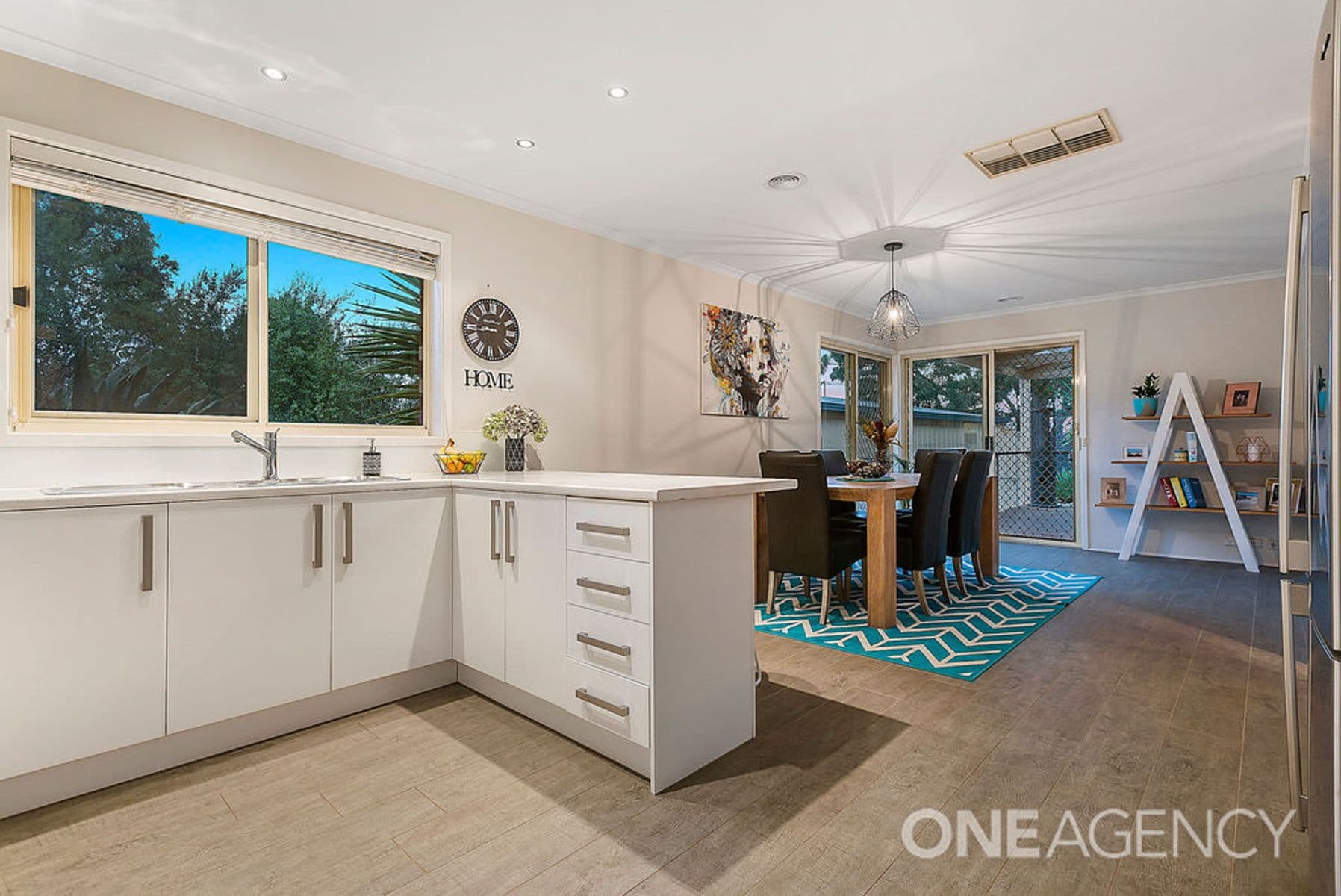 37 Davenport Drive, Sunbury, Sunbury - Thumbnail 2