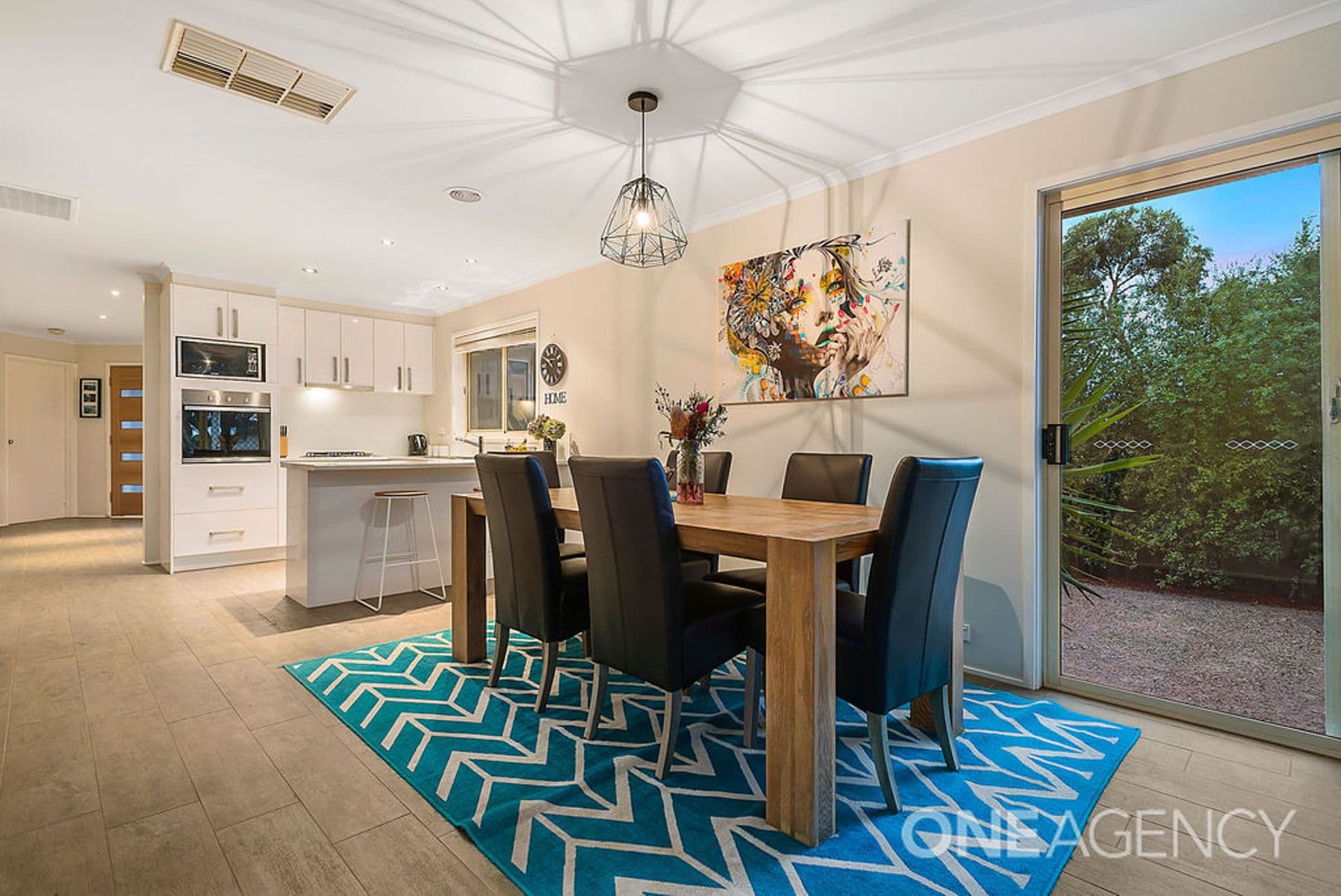 37 Davenport Drive, Sunbury, Sunbury - Thumbnail 5