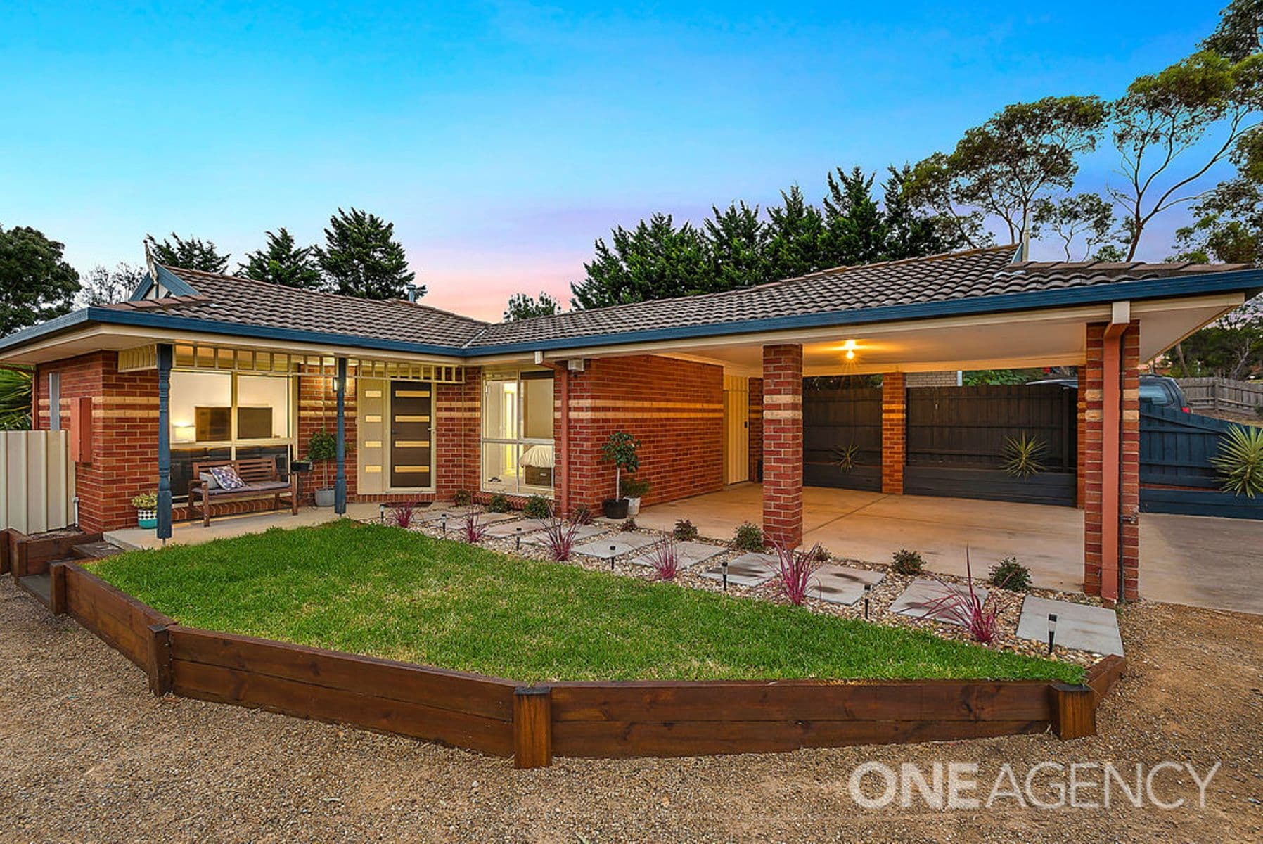 37 Davenport Drive, Sunbury, Sunbury - Image 1