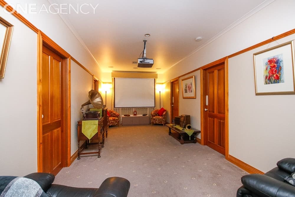 314 Sheffield Road, South Spreyton, South Spreyton - Thumbnail 6