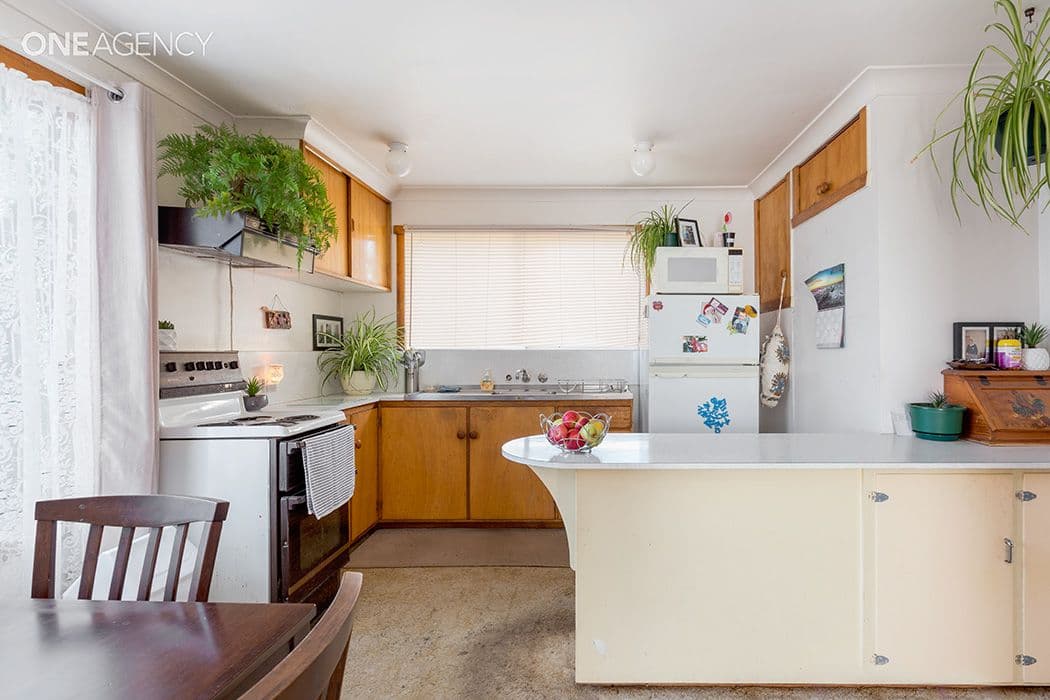 5 Seaside Crescent, Penguin, Penguin - Thumbnail 4
