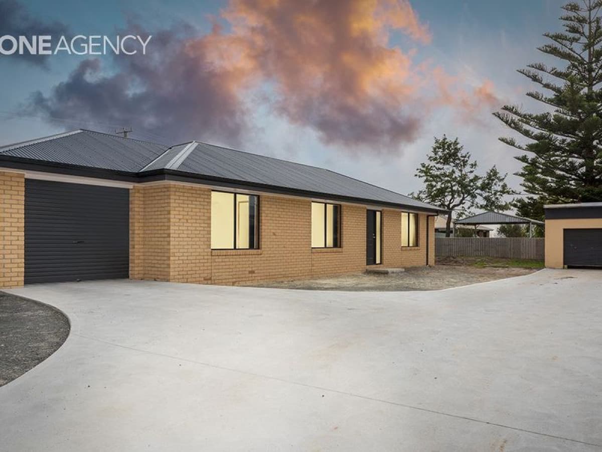 35 Walker Street, Wynyard, Wynyard - Image 1