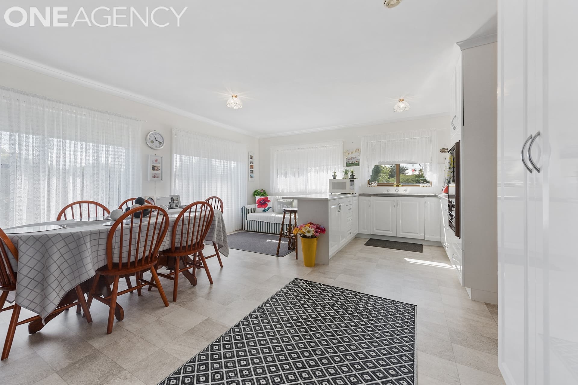 7 Caringa Place, Devonport, Devonport - Thumbnail 2