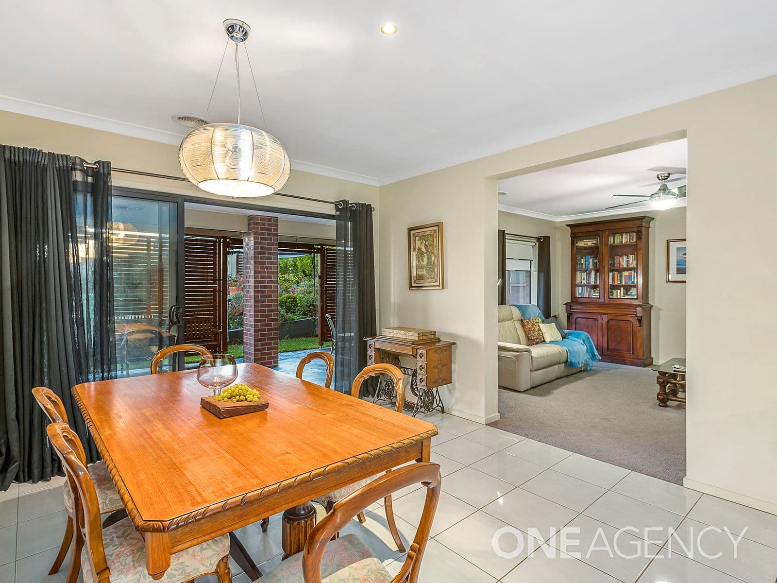 6 Wellington Mews, Sunbury, Sunbury - Thumbnail 6