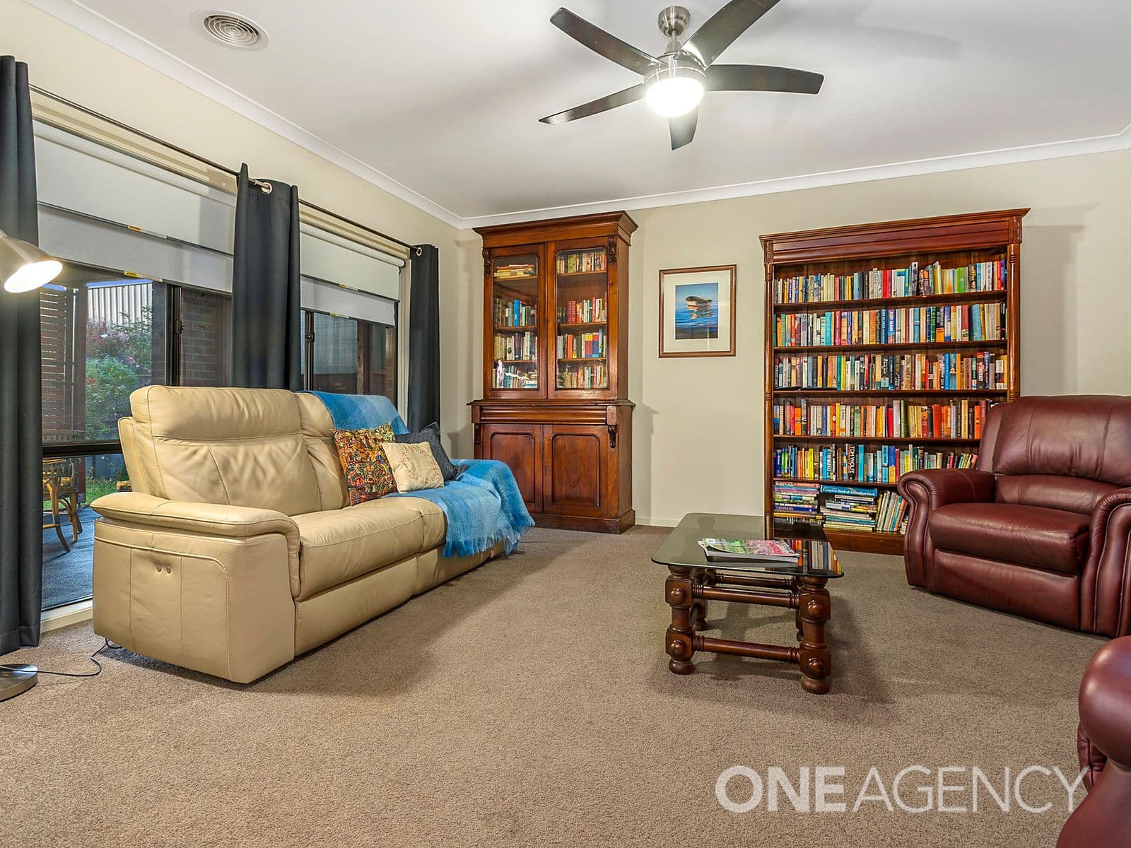 6 Wellington Mews, Sunbury, Sunbury - Thumbnail 8