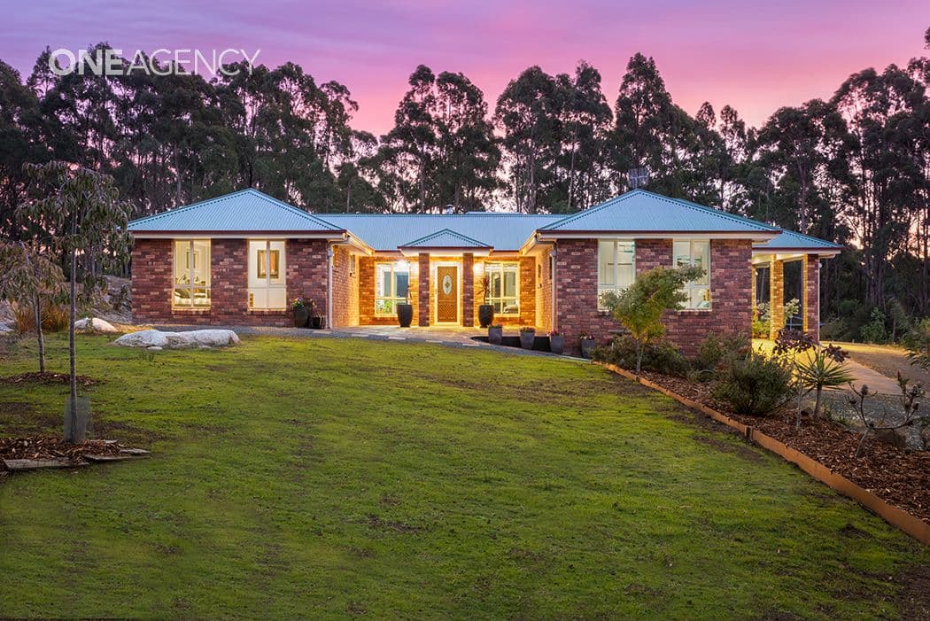 22 Sylvan Rise, Penguin, Penguin - Image 1