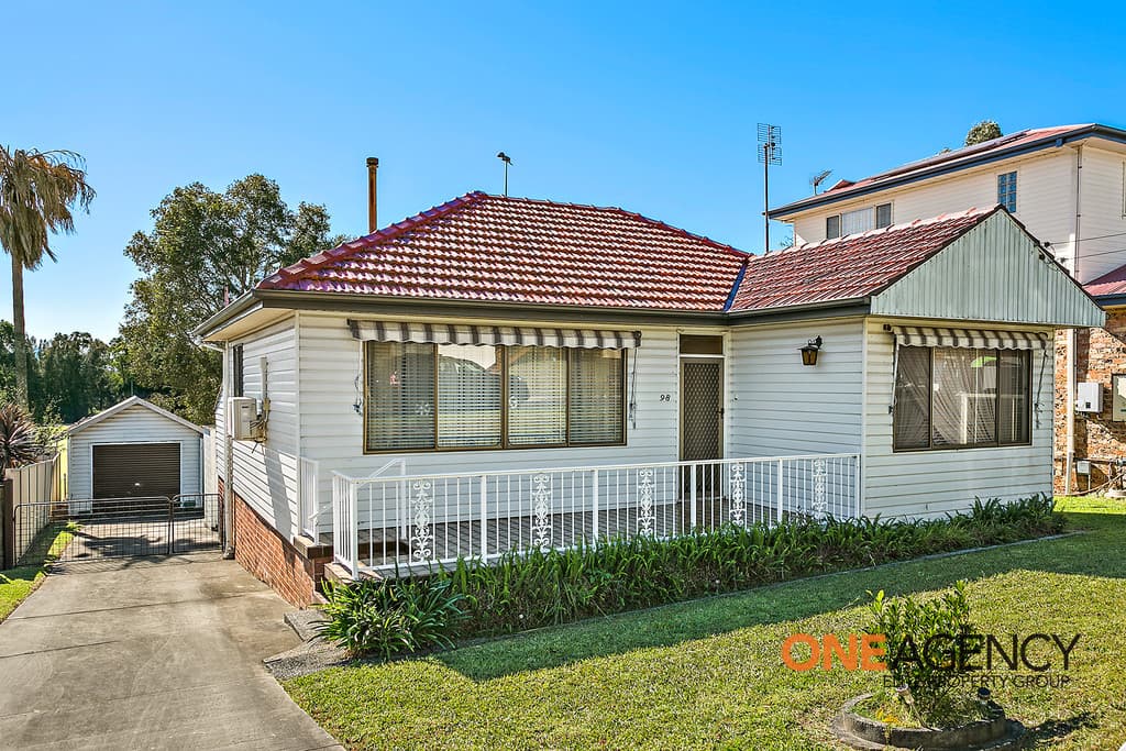 98 Parkside Drive, Dapto, Dapto - Image 1