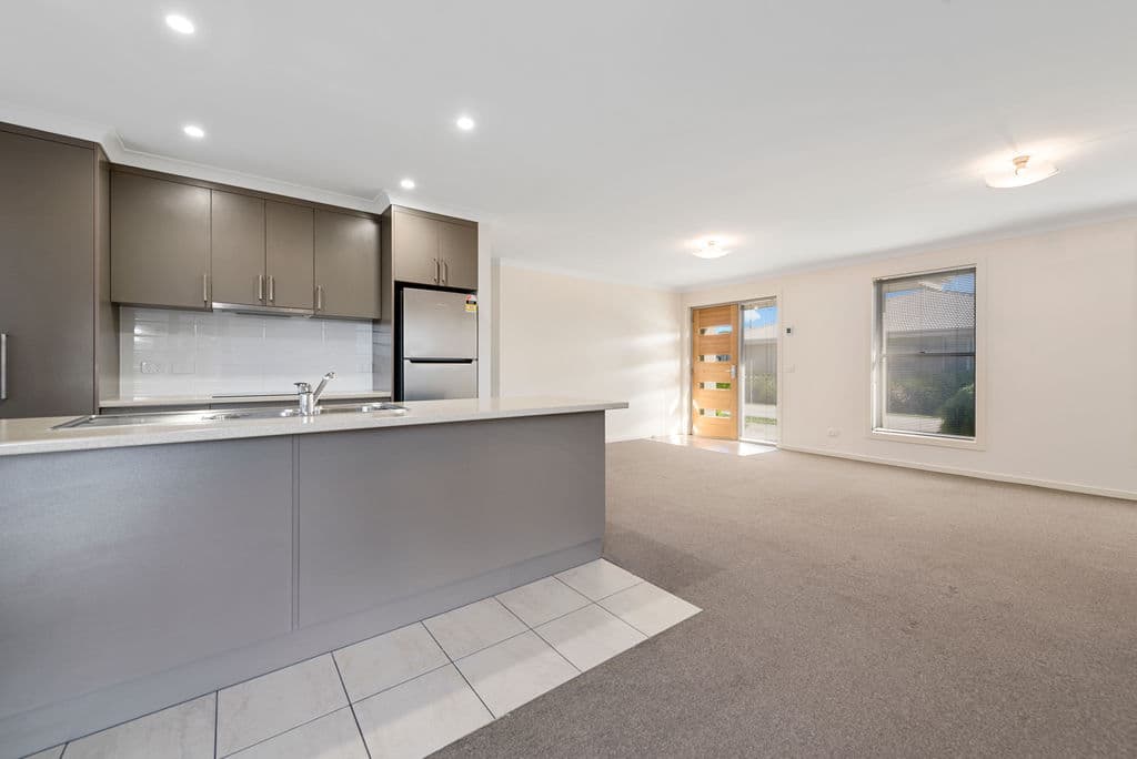 6/2-3 Washington Drive, Stony Rise, Stony Rise - Thumbnail 2